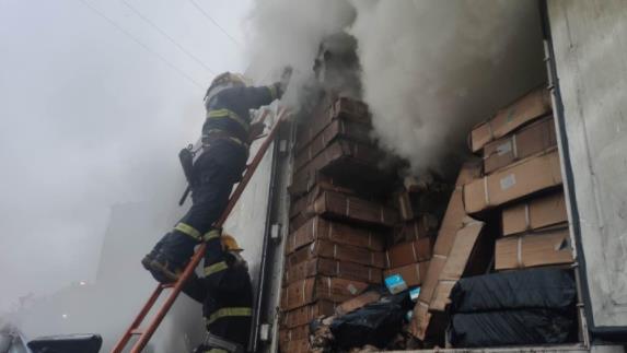 13吨包裹烧成灰怎么回事 事件始末详情及现场图曝光 13吨包裹烧成灰怎么回事 事件始末详情及现场图曝光