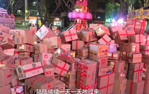 女子收1617件快递怎么回事 事情背后的真相原来是这样