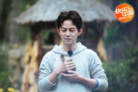 何炅睡三个小时是怎么回事 为什么有人睡得少还精神 何炅睡三个小时是怎么回事 为什么有人睡得少还精神