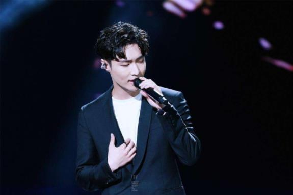 陈奕迅取消演唱会怎么回事 陈奕迅为什么取消演唱会 陈奕迅取消演唱会怎么回事 陈奕迅为什么取消演唱会