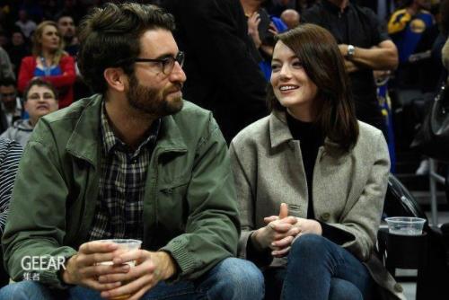 石头姐订婚什么情况 现任未婚夫资料及石头姐情史曝光 石头姐订婚什么情况 现任未婚夫资料及石头姐情史曝光