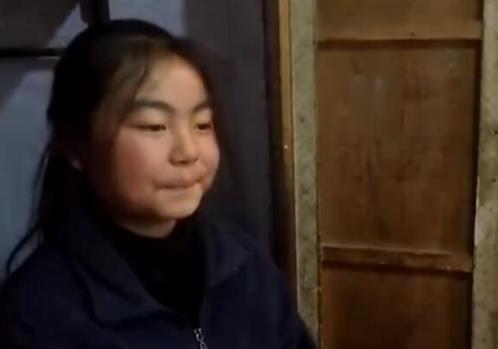 14岁姐姐开家长会什么情况 事件背后真实原因曝光引人泪目 14岁姐姐开家长会什么情况 事件背后真实原因曝光引人泪目