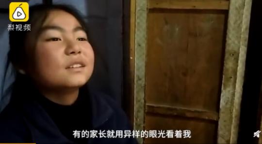 14岁姐姐开家长会什么情况 事件背后真实原因曝光引人泪目 14岁姐姐开家长会什么情况 事件背后真实原因曝光引人泪目