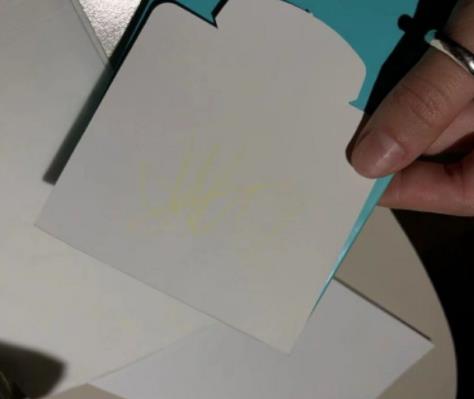 张艺兴边伯贤逛街被拍 力破感情不和传闻