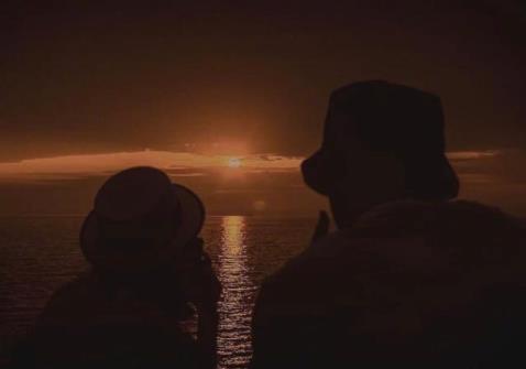 权志龙与小松菜奈恋情曝光 两人合照流出疑似官宣 权志龙与小松菜奈恋情曝光 两人合照流出疑似官宣