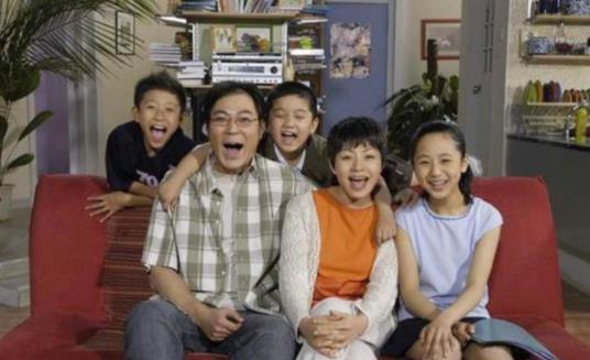 杨紫张一山同台 《家有儿女》全员罕见同台