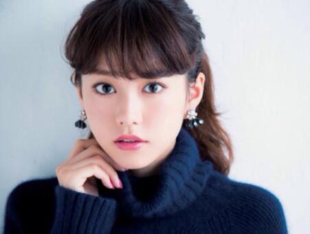 日本女星桐谷美玲怀孕 晒与丈夫亲密照 日本女星桐谷美玲怀孕 晒与丈夫亲密照