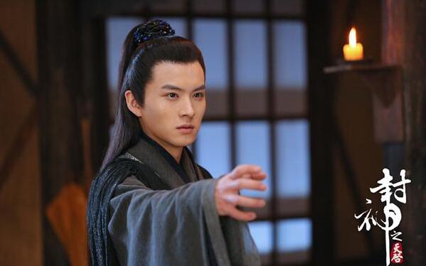 李雨桐公开恋情 侧脸像极了薛之谦男方资料大揭秘 李雨桐公开恋情 侧脸像极了薛之谦男方资料大揭秘