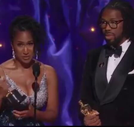 奥斯卡致敬科比 获奖者称这个奖属于科比 奥斯卡致敬科比 获奖者称这个奖属于科比