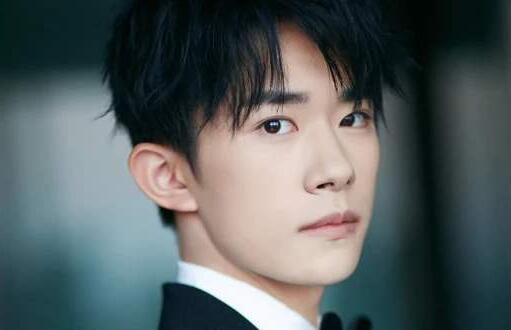 易烊千玺提名影帝 电影少年的你12项领跑