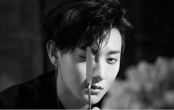 黄子韬家境被曝光：黄子韬个人资料介绍