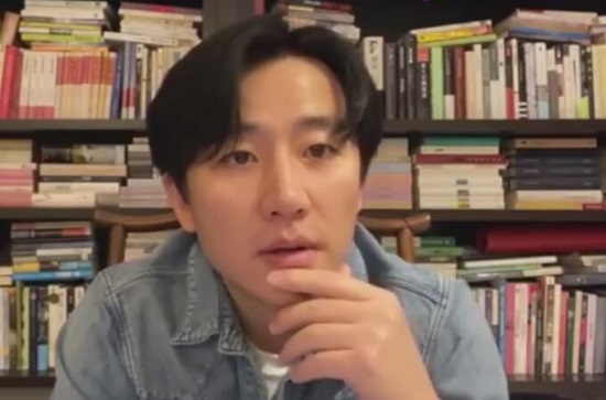 黄轩跑错直播间 网友：这个憨憨实在是太可爱了！