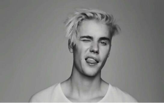 德国歌手塑料球中开演唱会 硬核防疫被称神操作 德国歌手塑料球中开演唱会 硬核防疫被称神操作