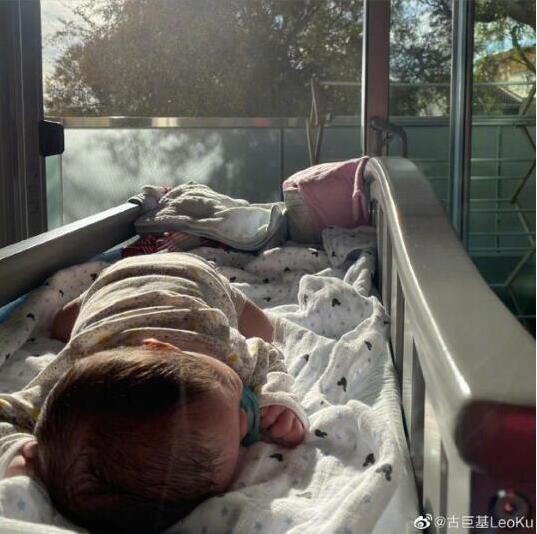 古巨基儿子正面照曝光 古巨基透露儿子小名叫Kuson