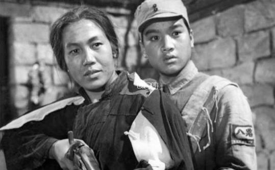 曲云去世享年92岁 曾饰演苦菜花中的冯大娘 曲云去世享年92岁 曾饰演苦菜花中的冯大娘