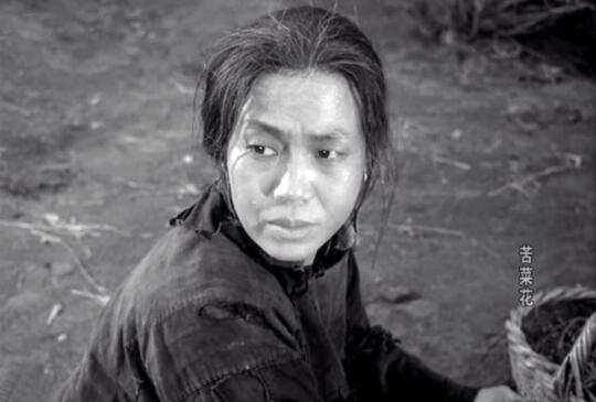 曲云去世享年92岁 曾饰演苦菜花中的冯大娘 曲云去世享年92岁 曾饰演苦菜花中的冯大娘