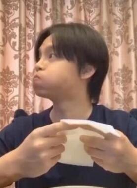 尹正一口春饼嚼121下 事情真相曝光网友笑喷! 尹正一口春饼嚼121下 事情真相曝光网友笑喷!