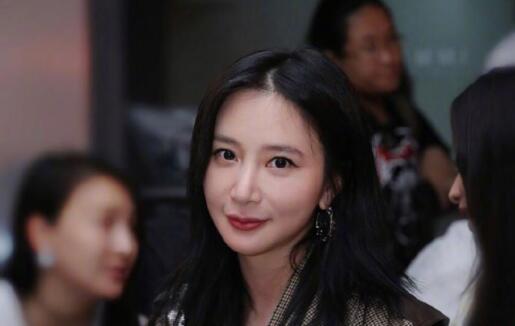 不说再见李一萌是谁演的 李一萌结局和荣耀在一起了吗