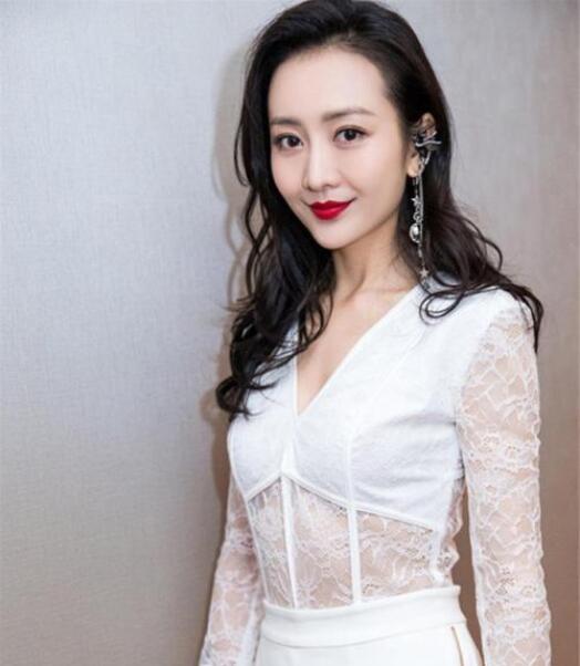 王鸥谈偶像和粉丝关系 四点阐述被赞三观很正 王鸥谈偶像和粉丝关系 四点阐述被赞三观很正