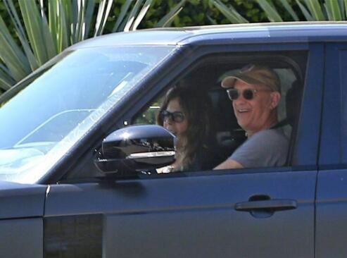 汤姆汉克斯夫妇返回美国 此前曾确诊新冠肺炎 汤姆汉克斯夫妇返回美国 此前曾确诊新冠肺炎