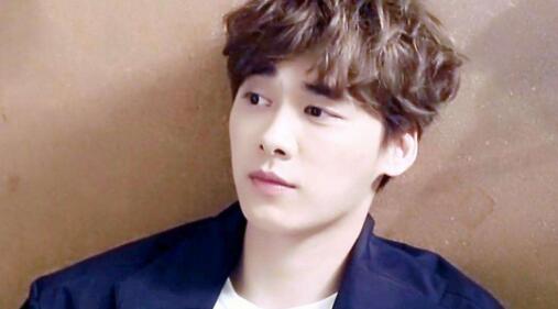 李易峰骑儿童自行车 李易峰为什么没有之前火了 李易峰骑儿童自行车 李易峰为什么没有之前火了