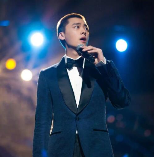 李易峰骑儿童自行车 李易峰为什么没有之前火了 李易峰骑儿童自行车 李易峰为什么没有之前火了