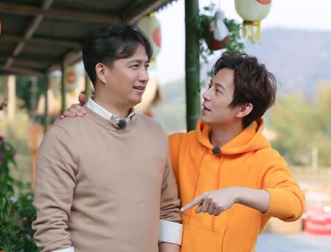 何炅一天给6个人送祝福 原来最懂的他的人竟然是他! 何炅一天给6个人送祝福 原来最懂的他的人竟然是他!