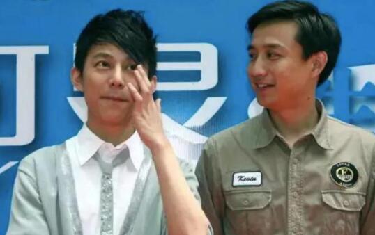 何炅一天给6个人送祝福 原来最懂的他的人竟然是他! 何炅一天给6个人送祝福 原来最懂的他的人竟然是他!