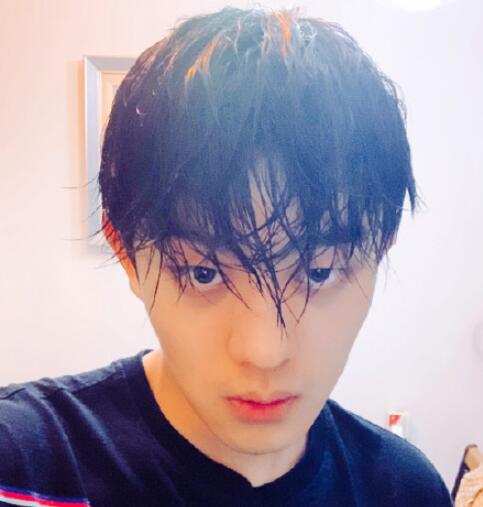 虞书欣工作室声明 回应袭胸是误会男方发声明被声讨 虞书欣工作室声明 回应袭胸是误会男方发声明被声讨