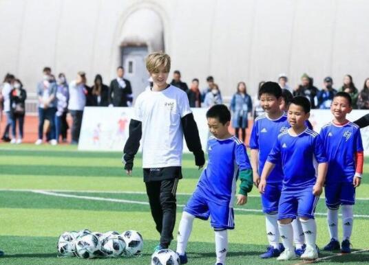 贝克汉姆为鹿晗庆生 两人真实关系大揭秘 贝克汉姆为鹿晗庆生 两人真实关系大揭秘