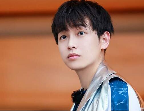 彭昱畅承认恋情女方不是张婧仪 女友身份成迷