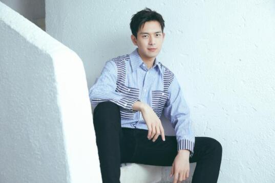 李现 淡黄的长裙火红的裤衩什么梗 事件始末详情介绍