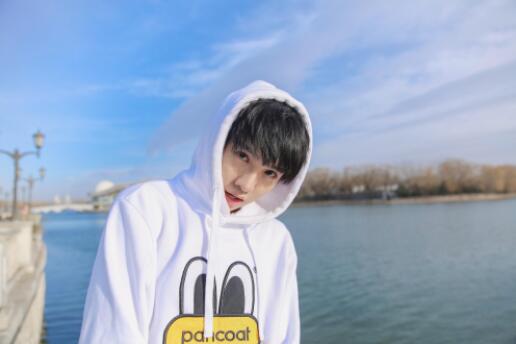 郑繁星方回应秒删 事件始末详情曝光肖战新歌无辜躺枪 郑繁星方回应秒删 事件始末详情曝光肖战新歌无辜躺枪