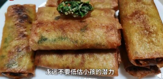 8岁小学生假期学会30多道菜 网友:好男人要从娃娃抓起 8岁小学生假期学会30多道菜 网友:好男人要从娃娃抓起