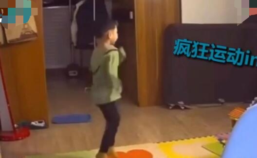 当小朋友被老师说长胖了 现场画面曝光又搞笑又心疼