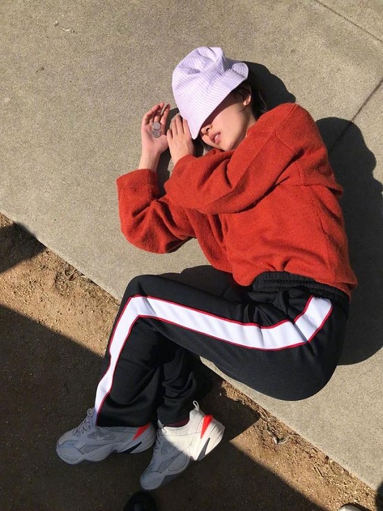 周冬雨说自己是烤鸭什么情况 现场画面曝光引众人大笑 周冬雨说自己是烤鸭什么情况 现场画面曝光引众人大笑