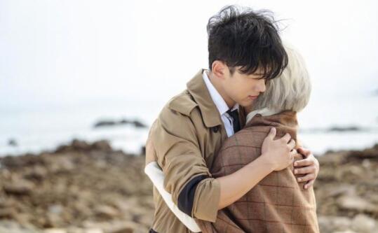 张杰新歌爱人啊发布 与谢娜上演老年妆感人MV曝光 张杰新歌爱人啊发布 与谢娜上演老年妆感人MV曝光