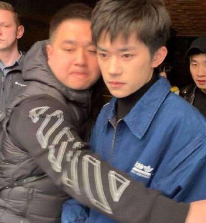 胖虎拍的易烊千玺前空翻 千玺翻车画面曝光实在太搞笑了