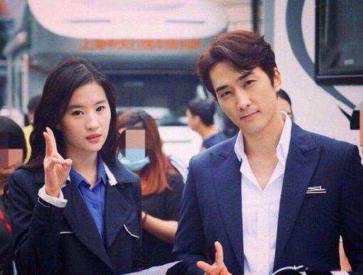 宋承宪点赞刘亦菲自拍 究竟是疑似复合还是另有企图 宋承宪点赞刘亦菲自拍 究竟是疑似复合还是另有企图