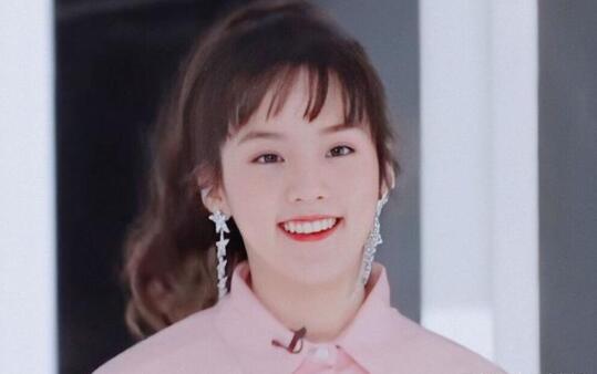 抖音微微就是秋天里每片落叶什么歌 歌曲微微演唱者及歌词完整版介绍