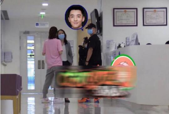 郑恺苗苗现身妇产医院 奉子成婚遭实锤？