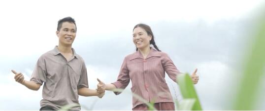 农民夫妻田间跳自创舞 详情画面曝光原来背后还有这样感人的故事 农民夫妻田间跳自创舞 详情画面曝光原来背后还有这样感人的故事