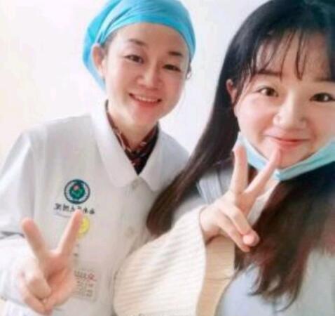 妈妈陪女儿考研双双被录取 用行动诠释母爱的力量 妈妈陪女儿考研双双被录取 用行动诠释母爱的力量