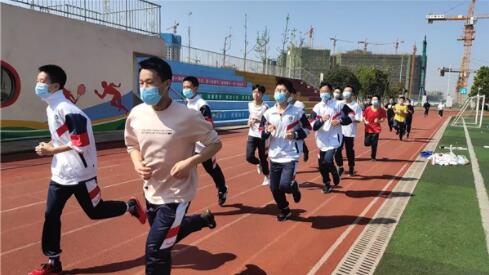 戴口罩剧烈运动或引发猝死是真的吗 N95口罩为什么不适合在运动时使用 戴口罩剧烈运动或引发猝死是真的吗 N95口罩为什么不适合在运动时使用