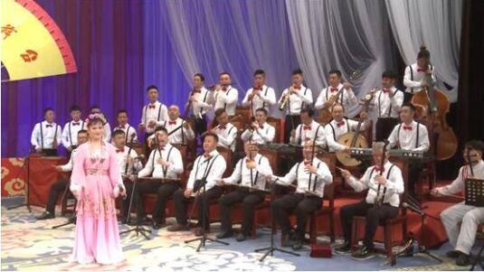 赵家班神仙阵容合体表演 各位徒弟的表情成亮点