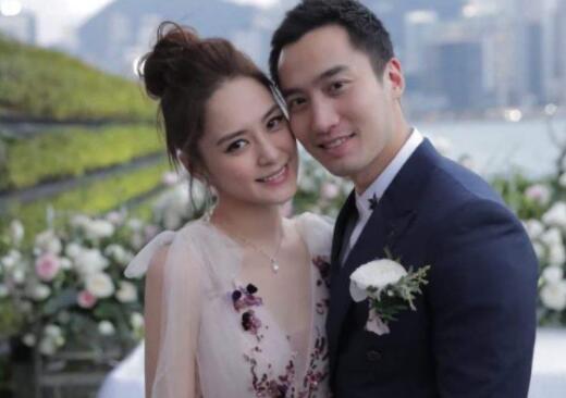 赖弘国发长文细数两人婚后甜蜜细节 回应离婚传闻称只是她不爱我了