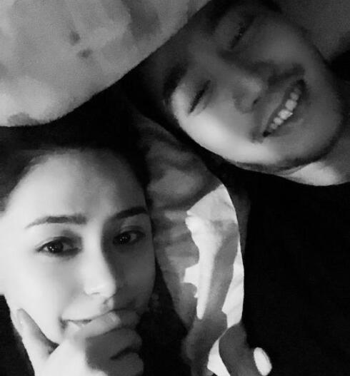 赖弘国发长文细数两人婚后甜蜜细节 回应离婚传闻称只是她不爱我了