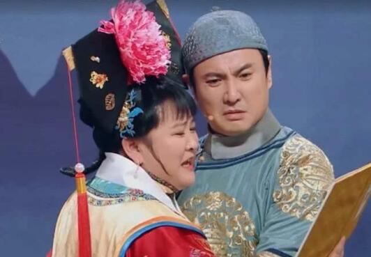 沈腾西装里穿背心 沈腾一句话引起网友争议 沈腾西装里穿背心 沈腾一句话引起网友争议