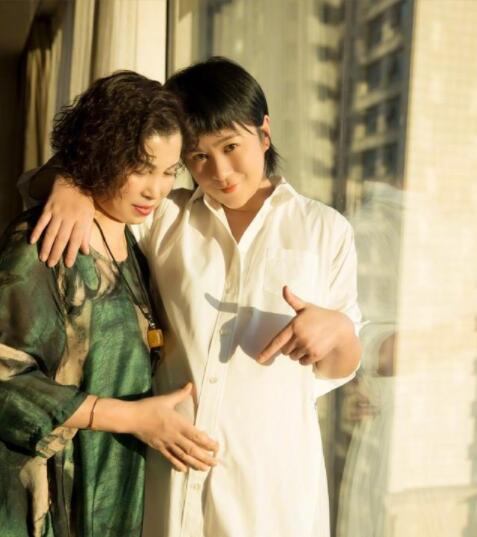 马丽升级当妈晒照十分温馨 遭沈腾一句话吐槽霸气回怼 马丽升级当妈晒照十分温馨 遭沈腾一句话吐槽霸气回怼