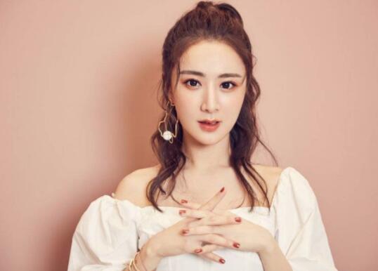 薇娅千万豪宅曝光 老公开劳斯莱斯亲自接下班十分甜蜜 薇娅千万豪宅曝光 老公开劳斯莱斯亲自接下班十分甜蜜